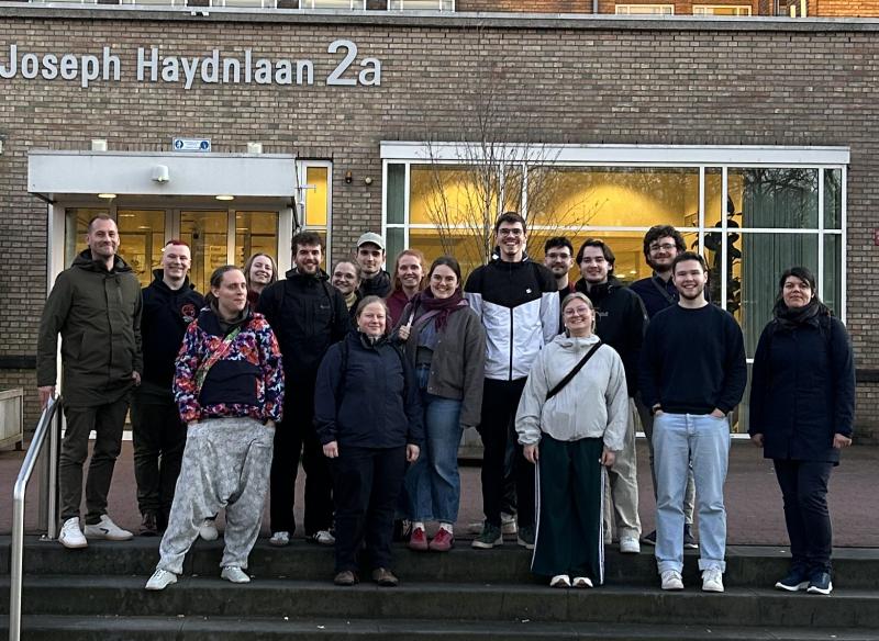 Personengruppe Vor dem Landeskirchenamt der Protestante Kerk Nederlande